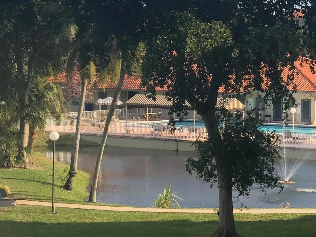 1800 SW 81st Avenue # 1304, North Lauderdale, FL 33068