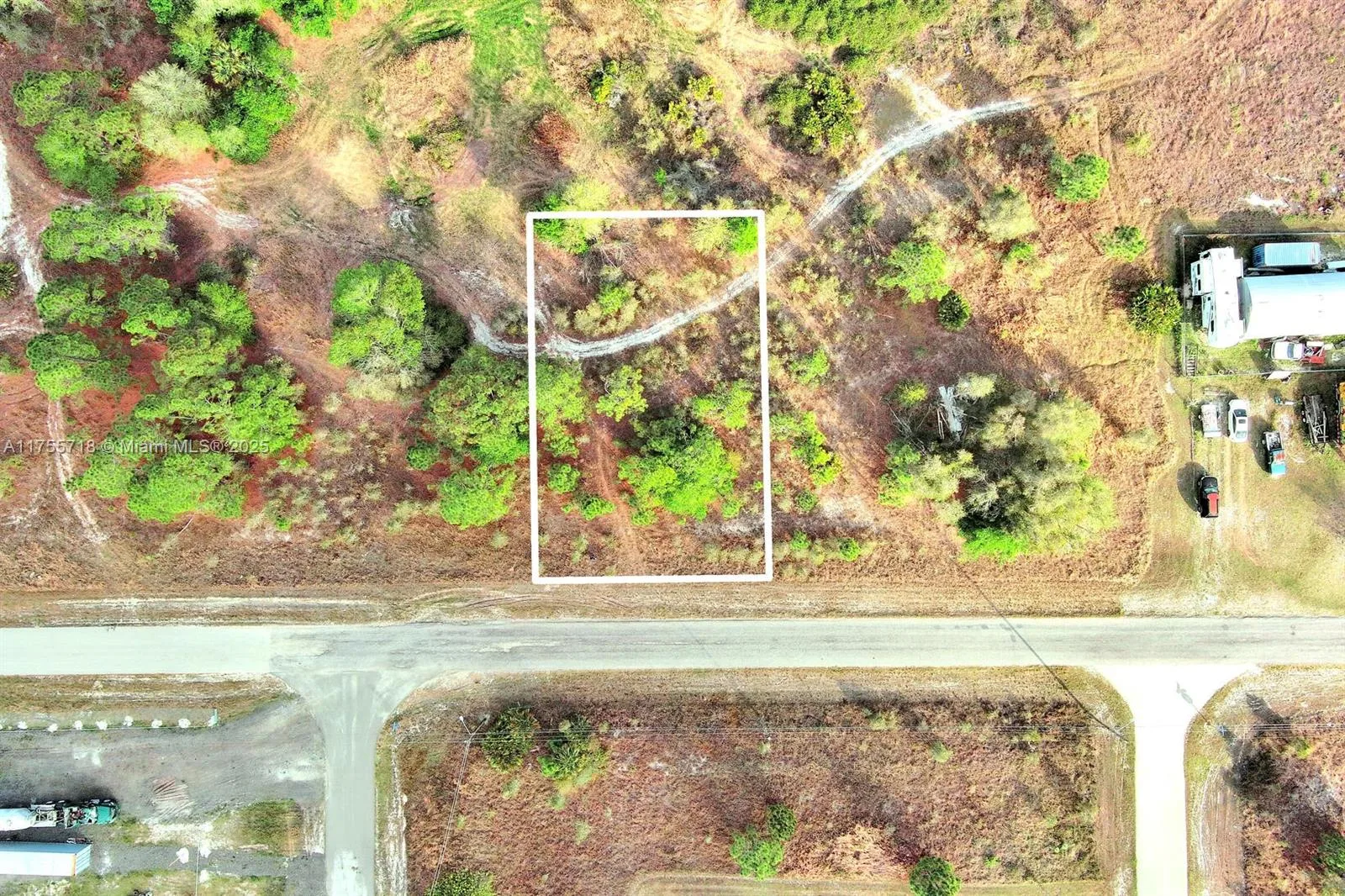 565 Summit Ave S, Lehigh Acres, FL 33974 photo 2