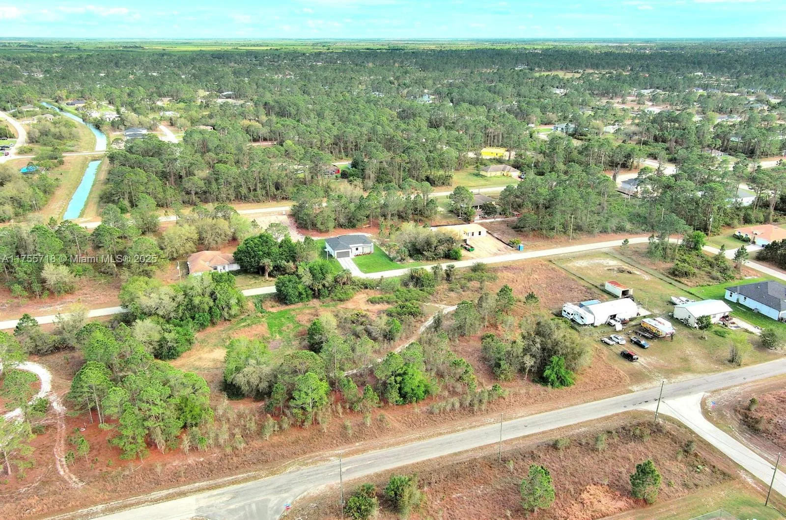 565 Summit Ave S, Lehigh Acres, FL 33974 photo 3