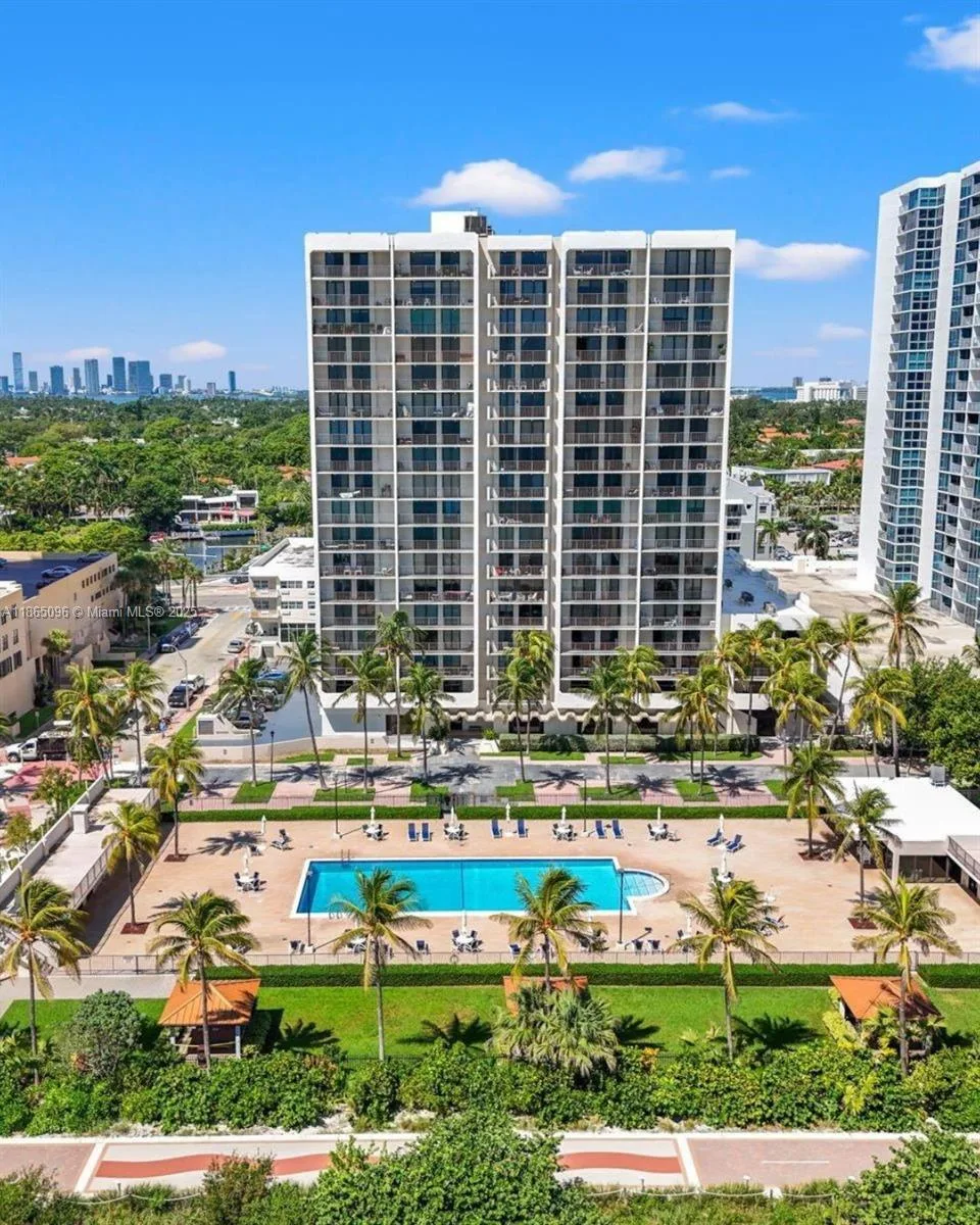 2625 Collins Ave # 305, Miami Beach, FL 33140