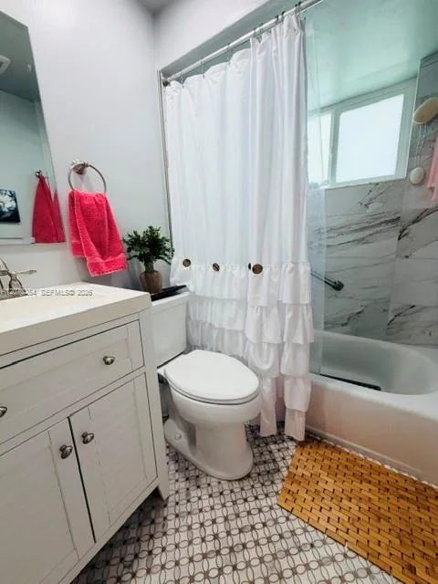 245 W 60th St, Hialeah, FL 33012 photo 8