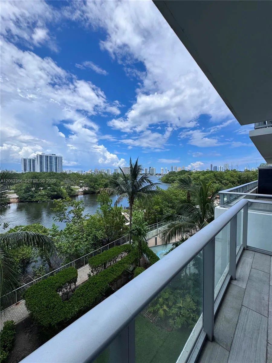 16385 Biscayne Blvd # 305, North Miami Beach, FL 33160 photo 10