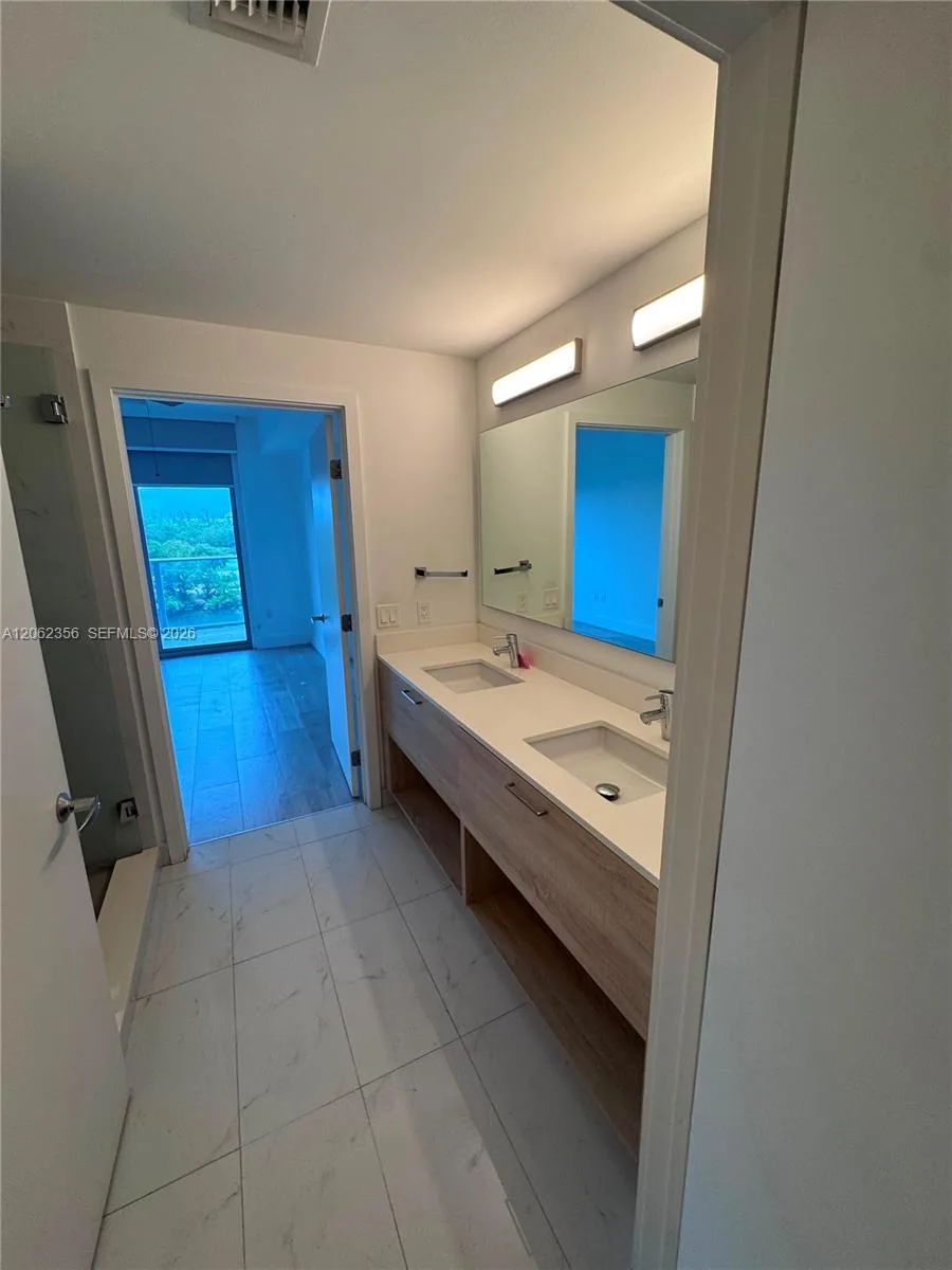 16385 Biscayne Blvd # 305, North Miami Beach, FL 33160 photo 13