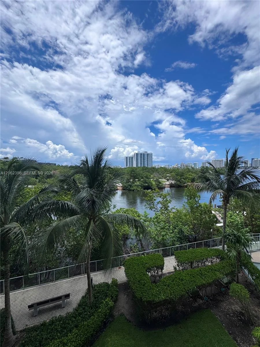 16385 Biscayne Blvd # 305, North Miami Beach, FL 33160 photo 6