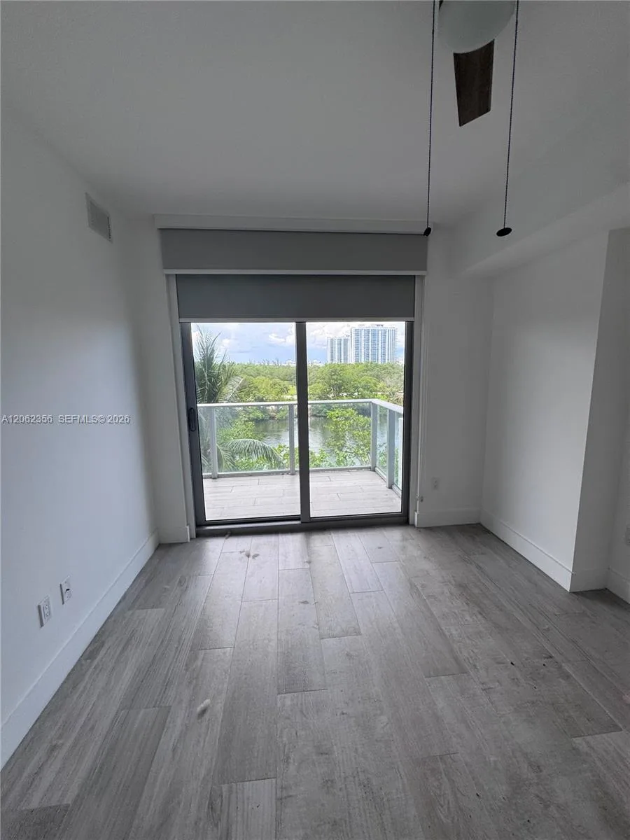 16385 Biscayne Blvd # 305, North Miami Beach, FL 33160 photo 9