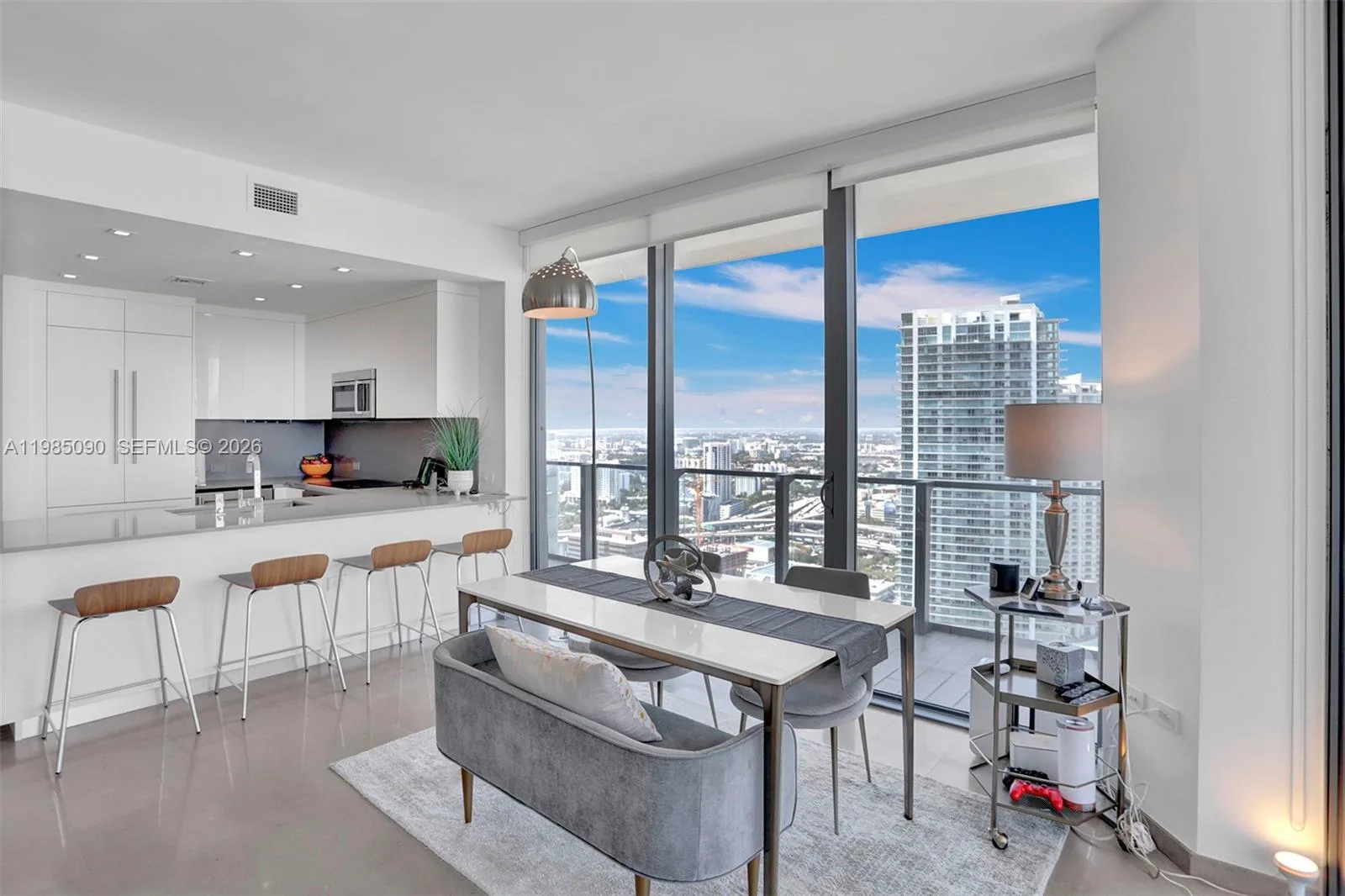 88 SW 7th St # 3511, Miami, FL 33130 photo 3