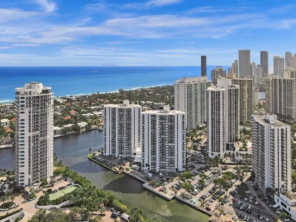 20515 E Country Club Dr # 1642, Aventura, FL 33180