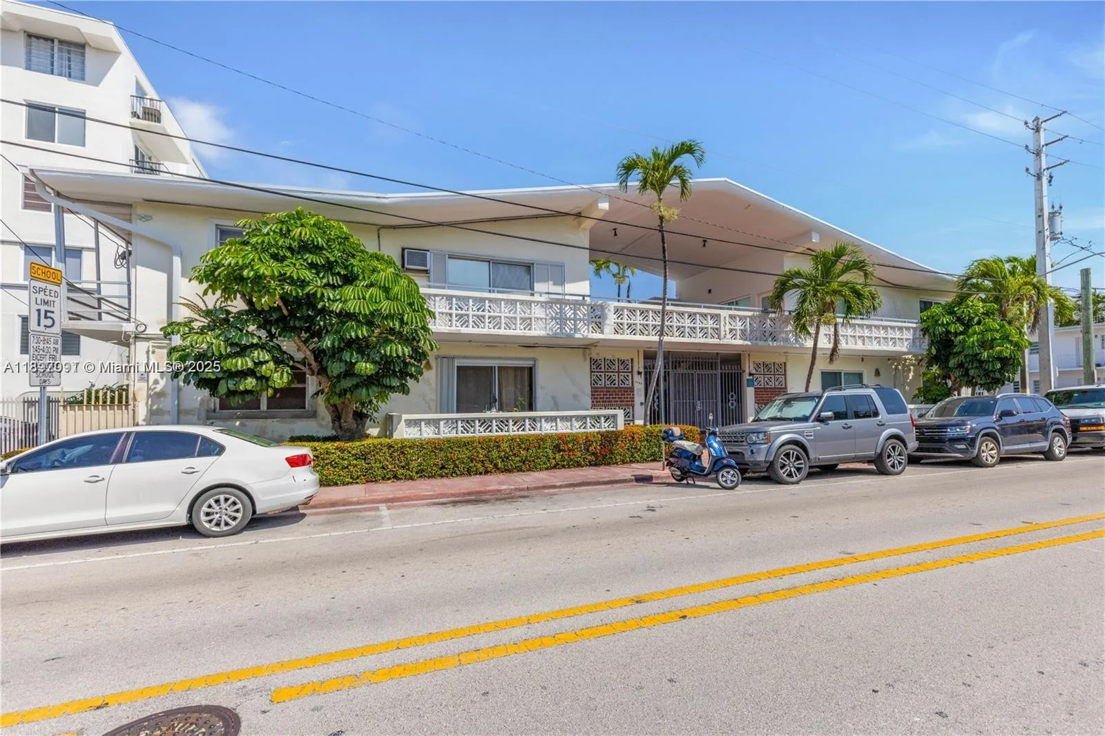 8040 Tatum Waterway Dr # 3, Miami Beach, FL 33141 photo 3