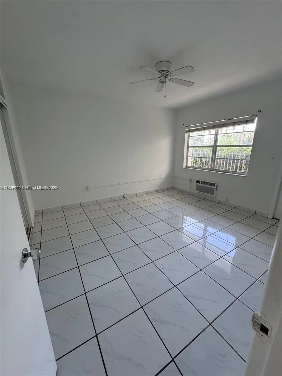 8040 Tatum Waterway Dr # 3, Miami Beach, FL 33141 photo 5