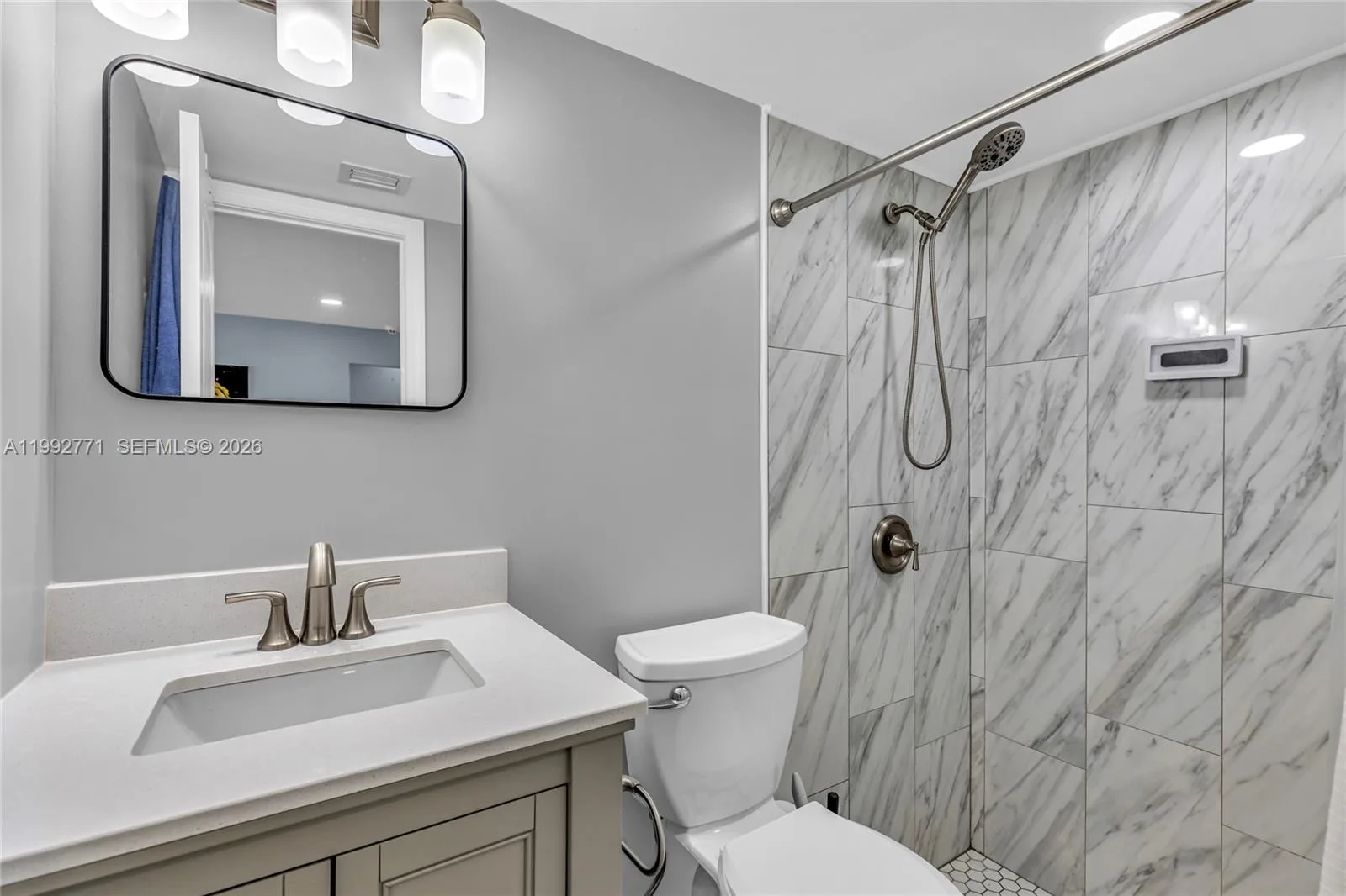 819 N 32nd Ave, Hollywood, FL 33021 photo 13