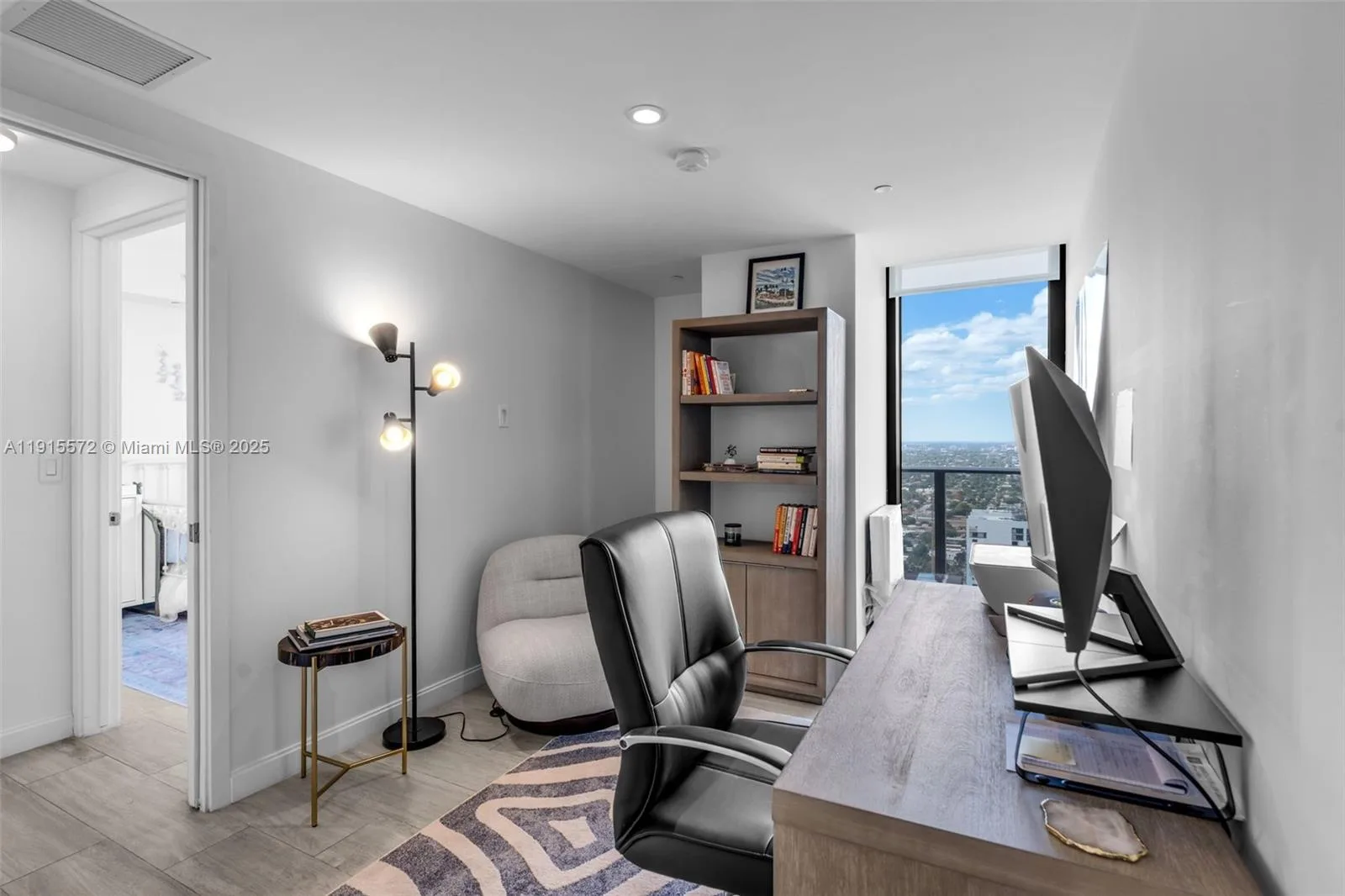 55 SW 9th St # 4008, Miami, FL 33130 photo 13