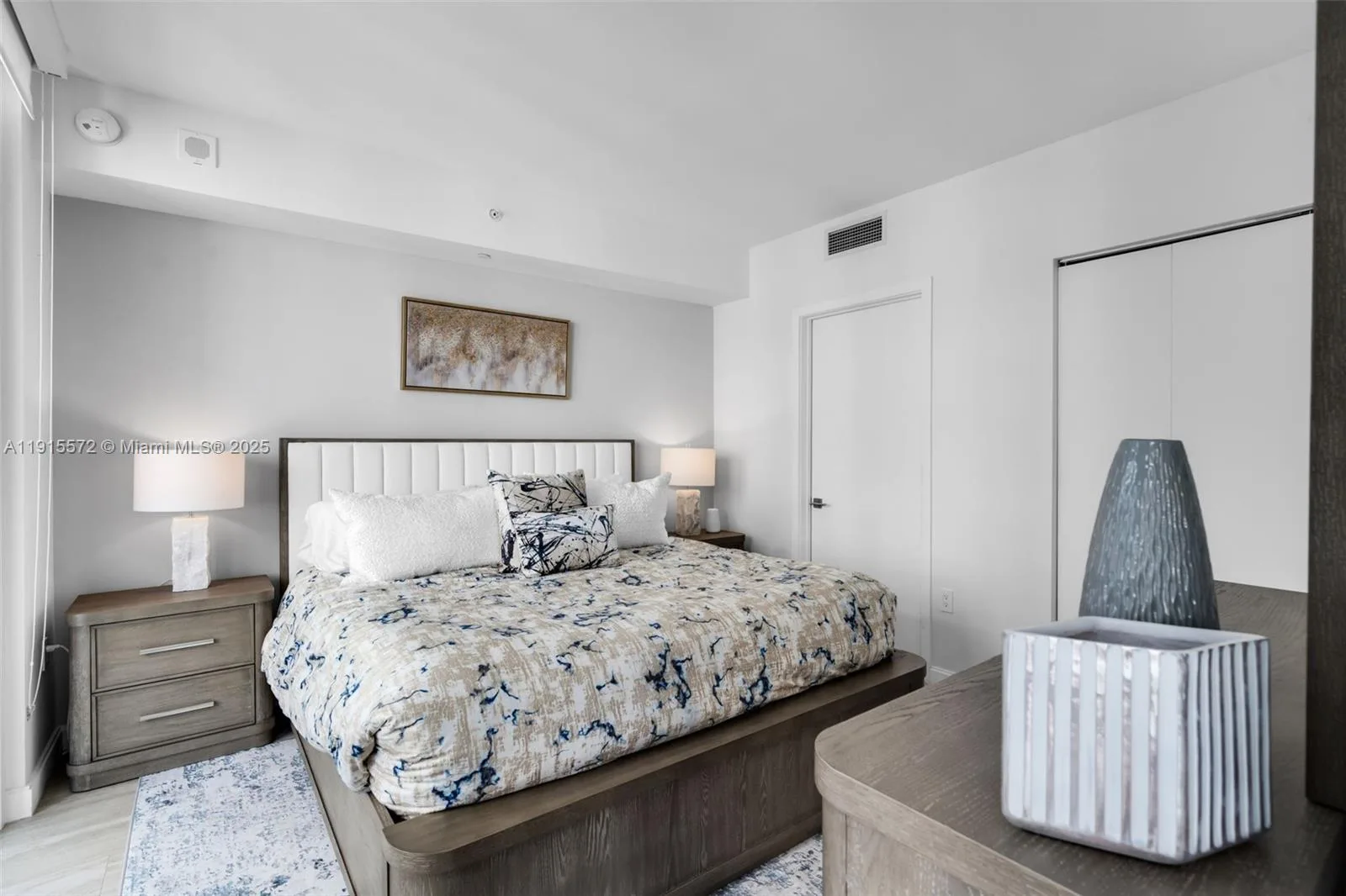55 SW 9th St # 4008, Miami, FL 33130 photo 9