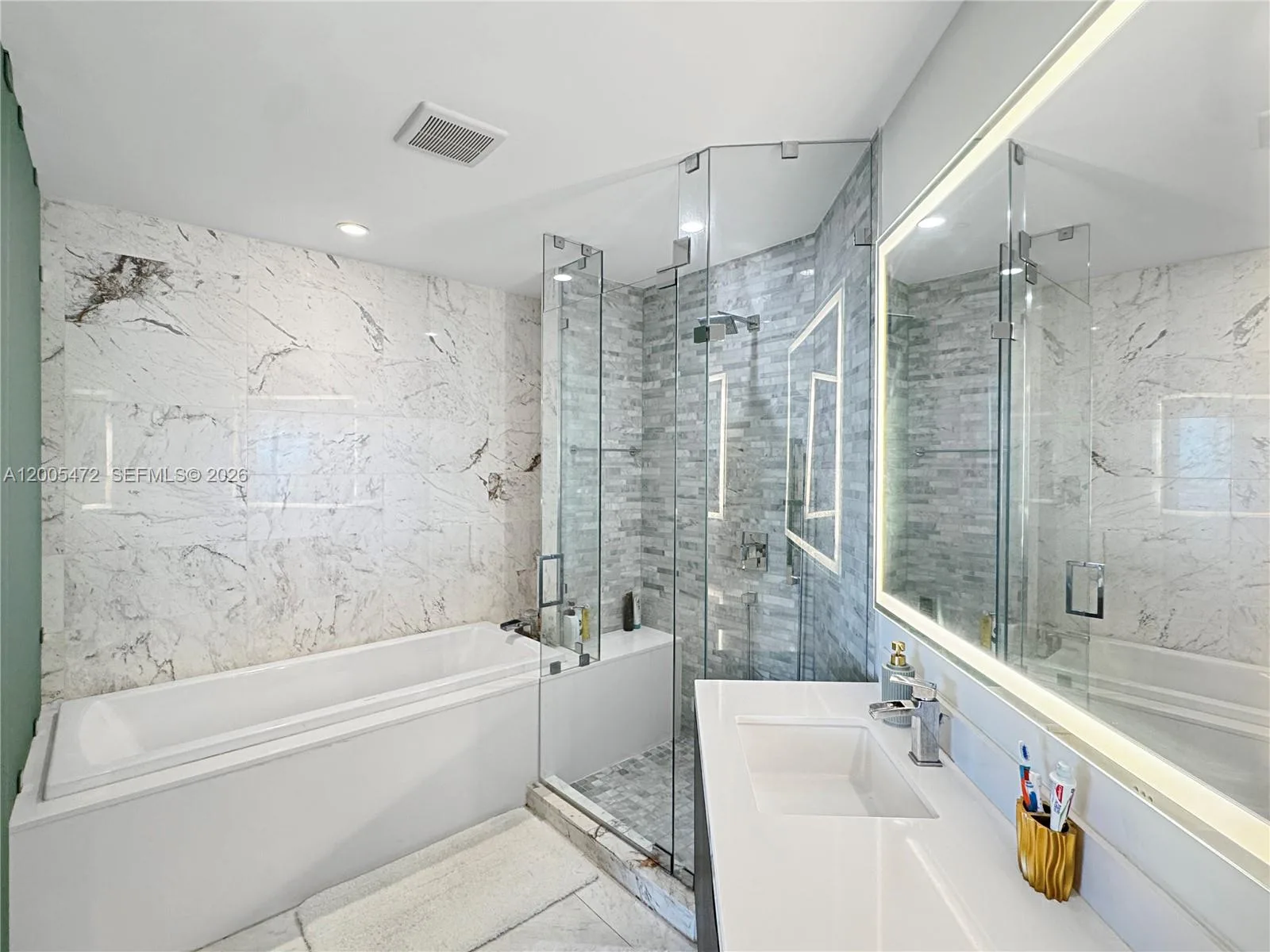 851 NE 1st Ave # 3210, Miami, FL 33132 photo 10