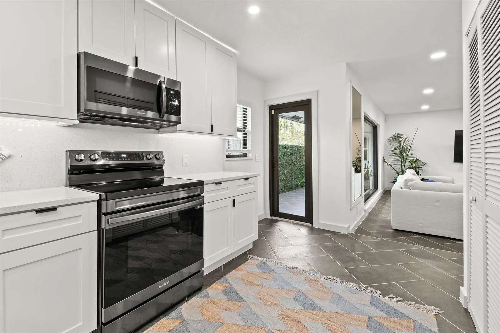 630 NE 15th Place, Boynton Beach, FL 33435 photo 12