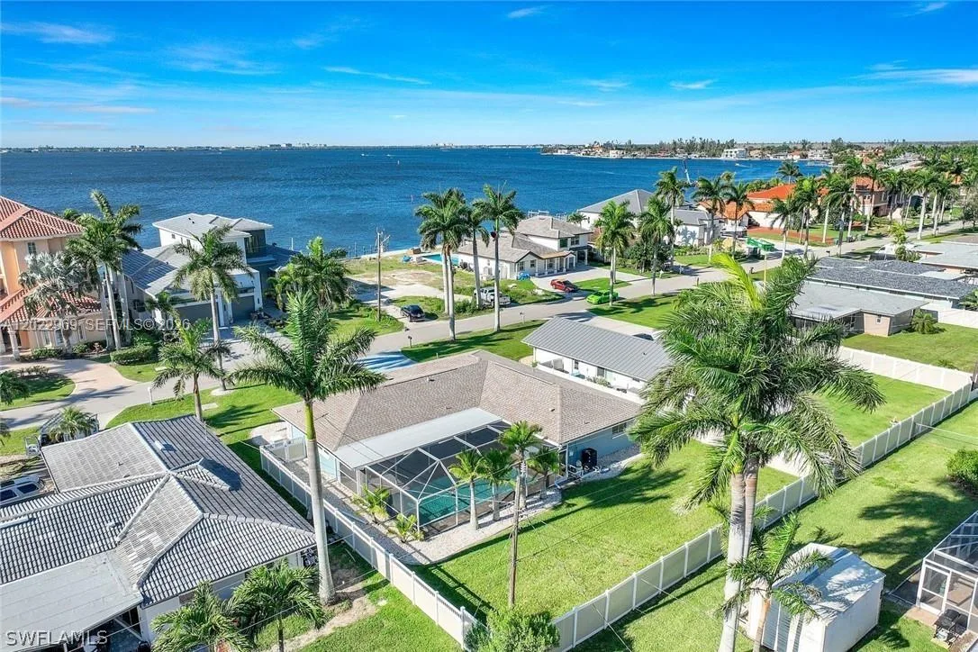 355 Bayshore Dr, Cape Coral, FL 33904