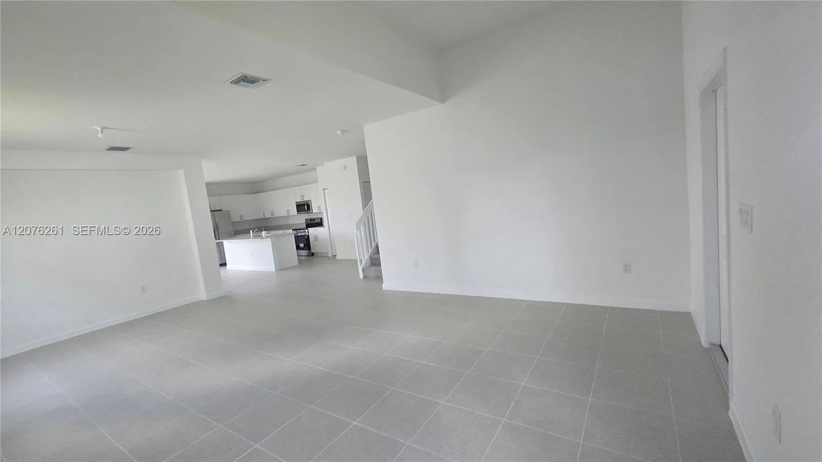 2475 SE 29th Dr, Homestead, FL 33035 photo 4