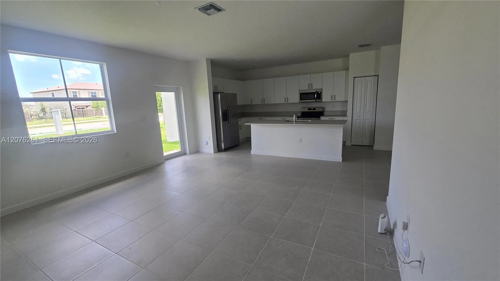 2475 SE 29th Dr, Homestead, FL 33035 photo 6