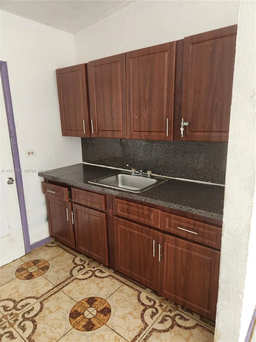 6950 NW 6th Ct # 1, Miami, FL 33150 photo 5