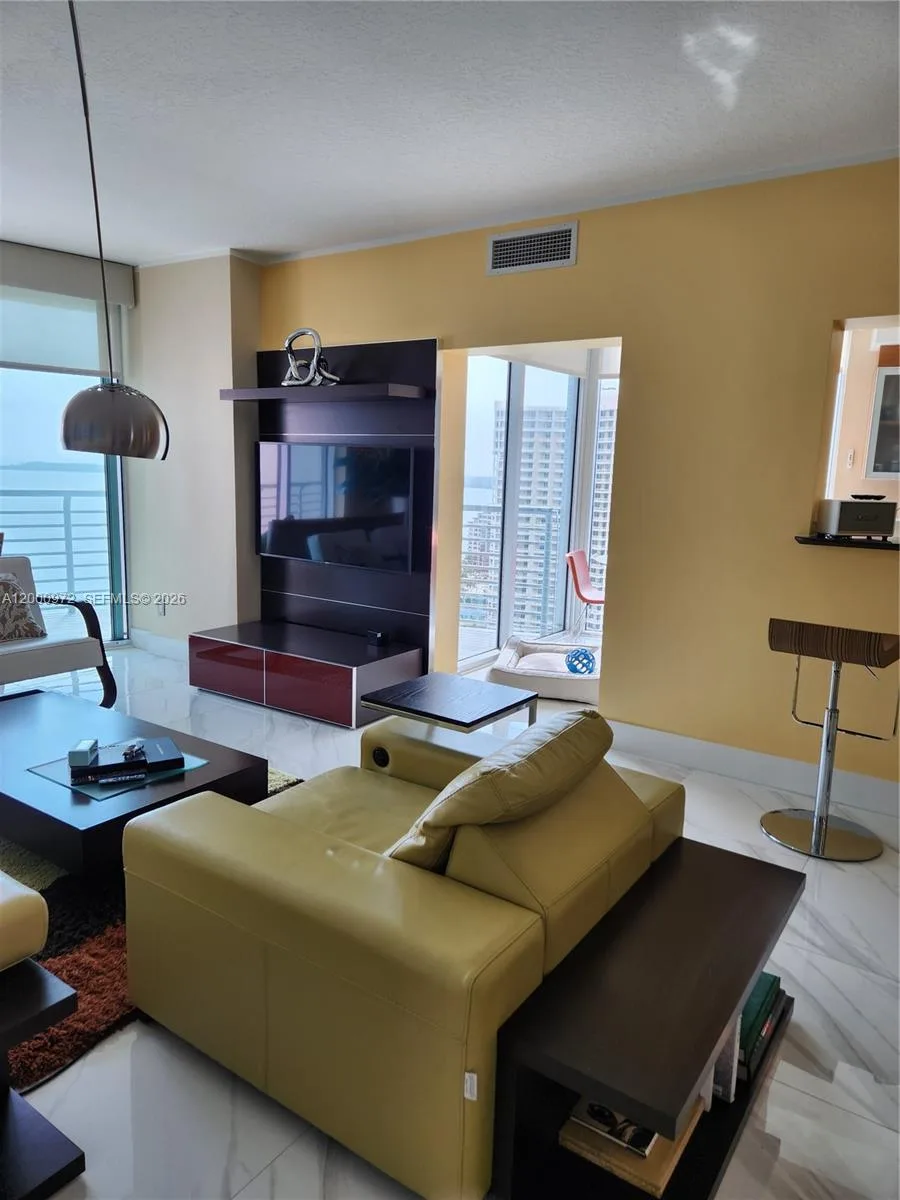 325 Biscayne Blvd # 2523, Miami, FL 33131 photo 10