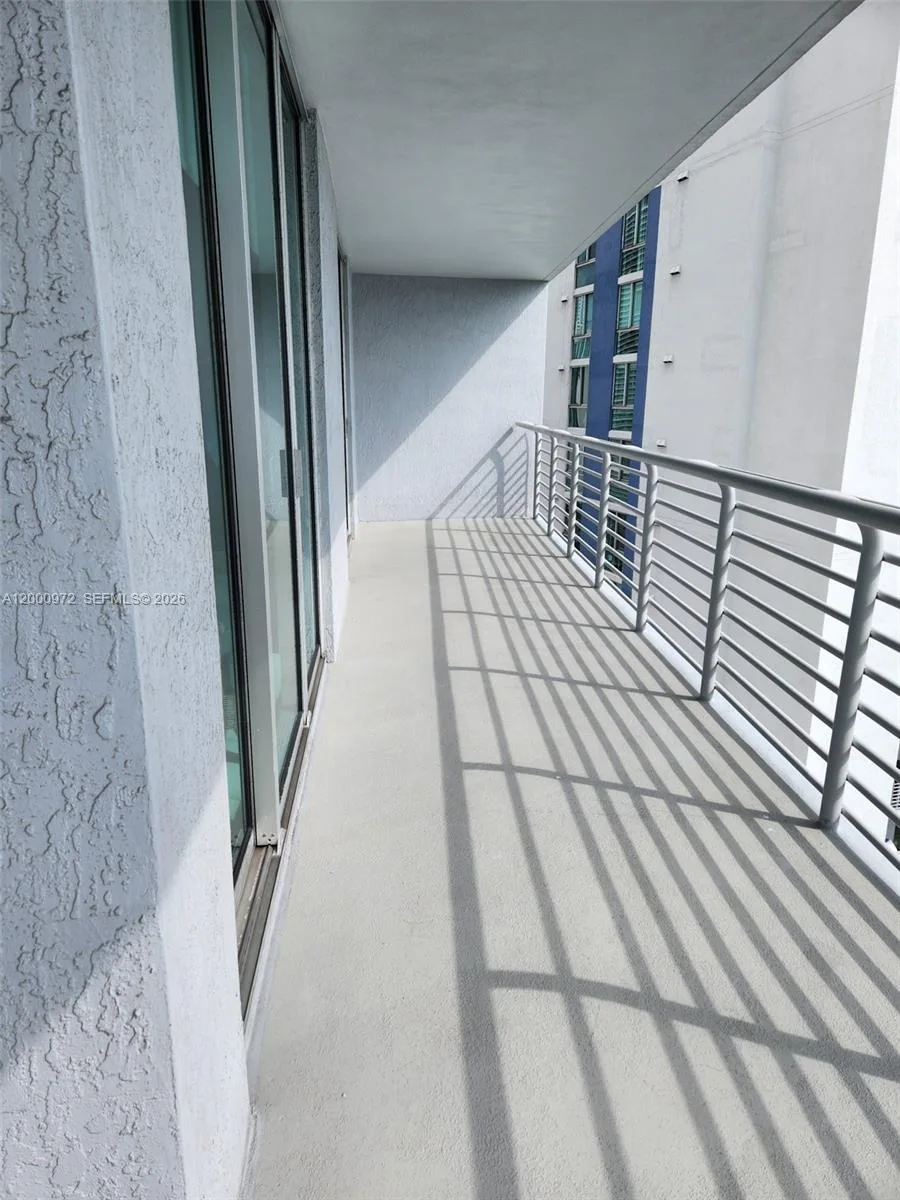 325 Biscayne Blvd # 2523, Miami, FL 33131 photo 8
