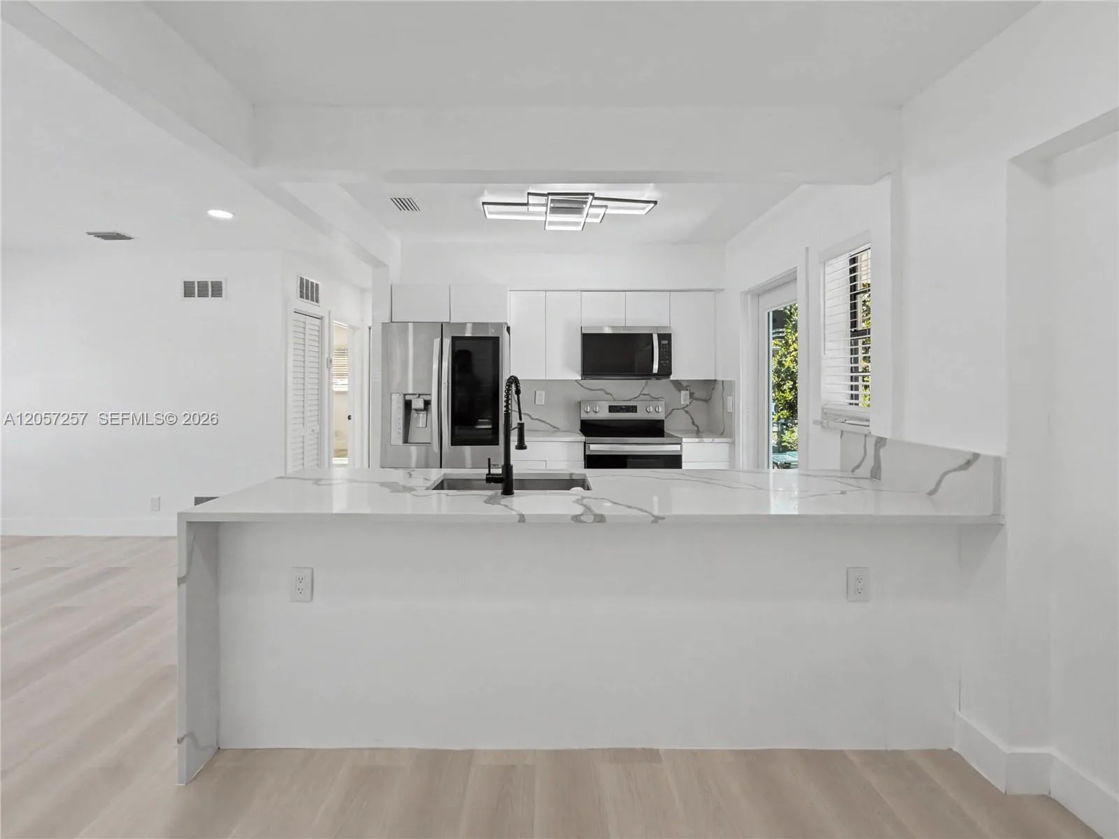 15694 NE 10th Ct, North Miami Beach, FL 33162 photo 11