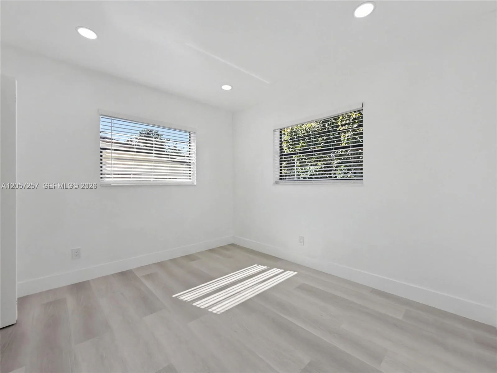 15694 NE 10th Ct, North Miami Beach, FL 33162 photo 12