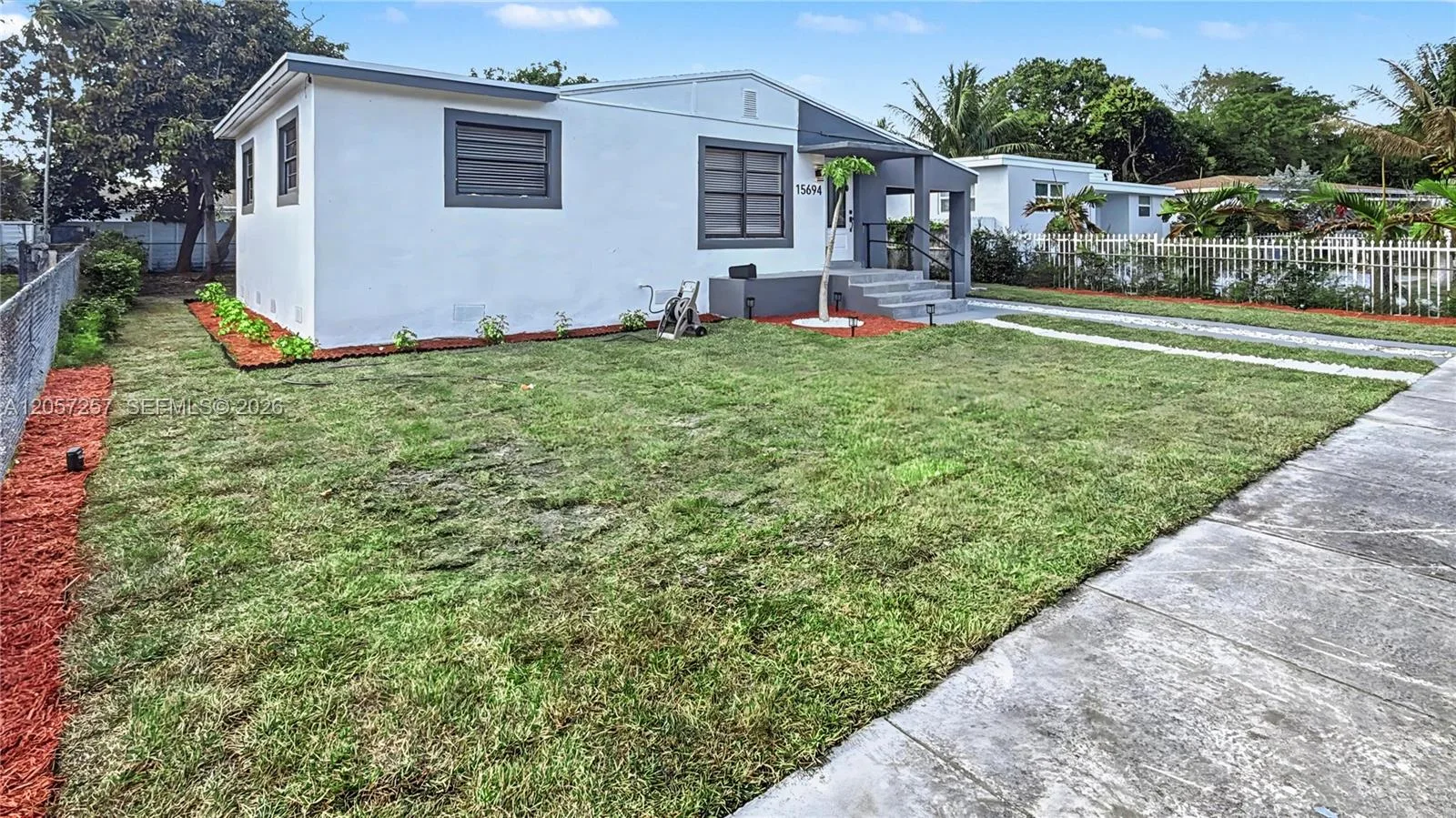 15694 NE 10th Ct, North Miami Beach, FL 33162 photo 3