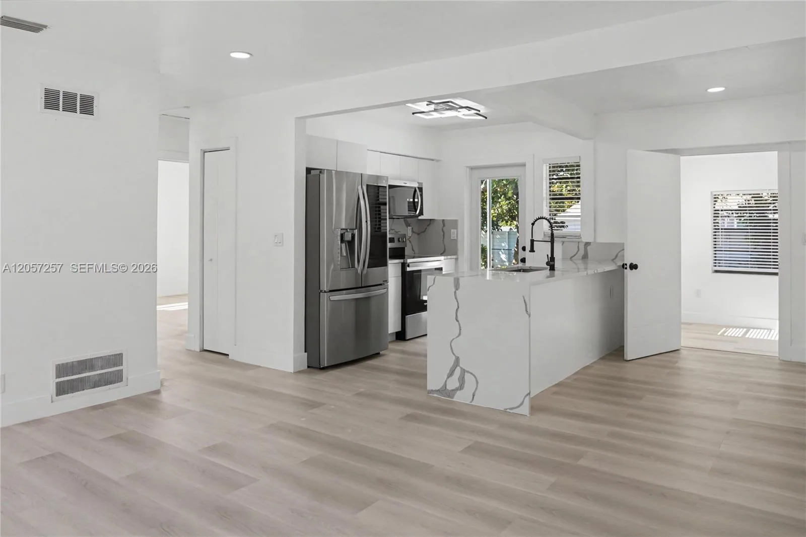 15694 NE 10th Ct, North Miami Beach, FL 33162 photo 9