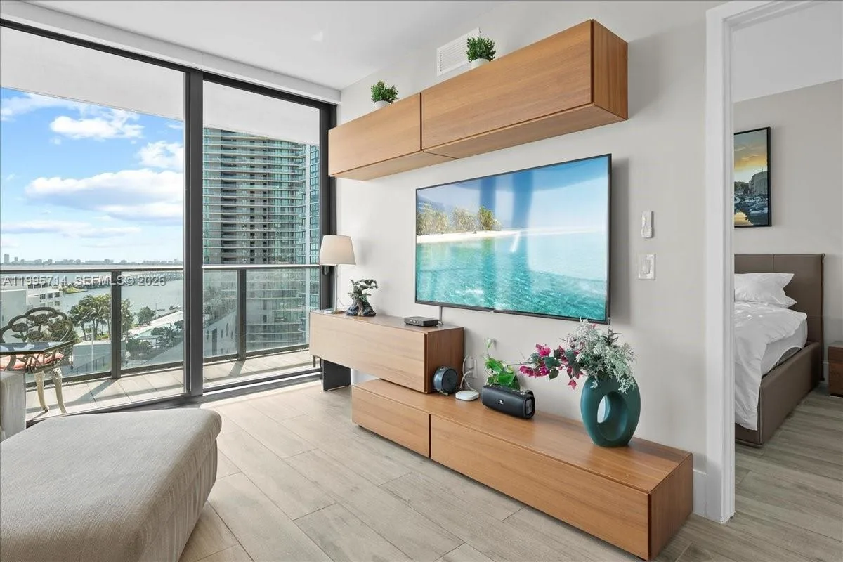501 NE 31st St # 1201, Miami, FL 33137 photo 2