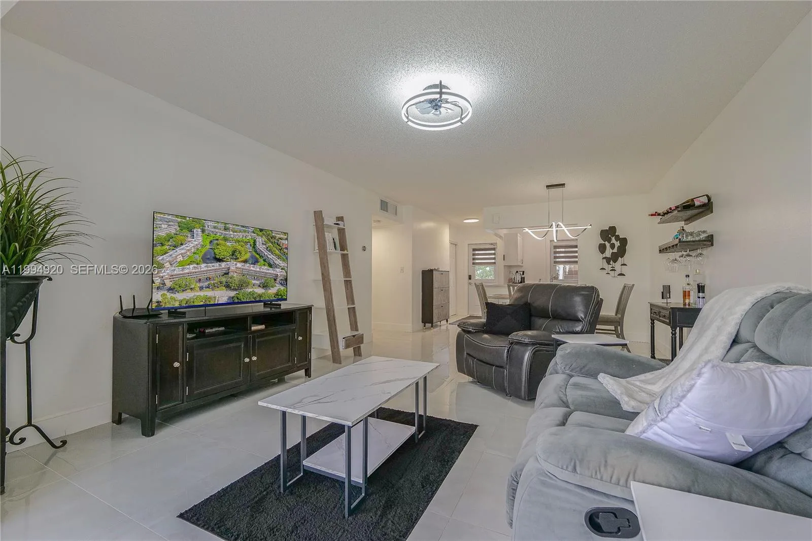 4701 NW 34th St # 502, Lauderdale Lakes, FL 33319 photo 2