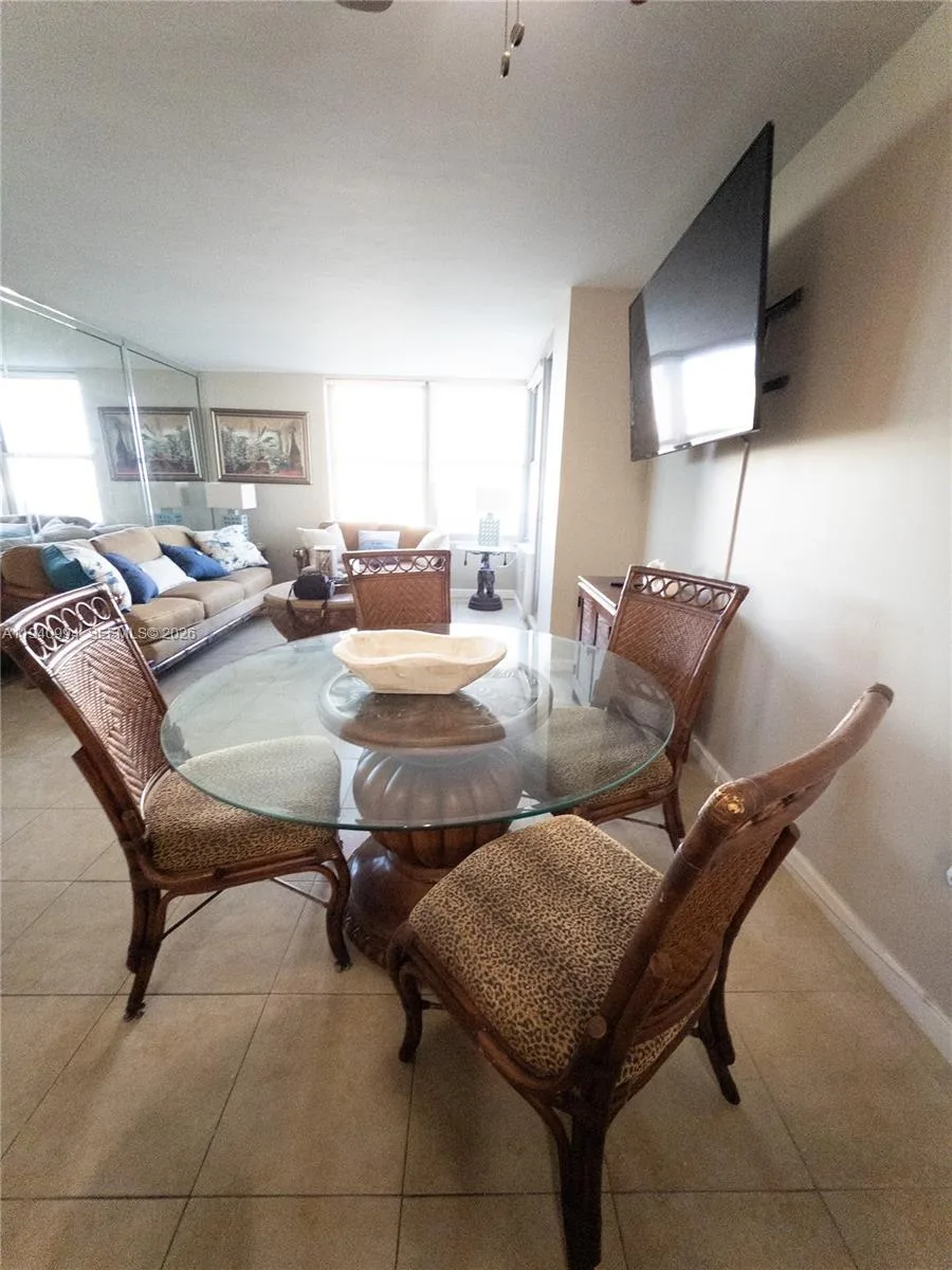 2899 Collins Ave # 723, Miami Beach, FL 33140 photo 8