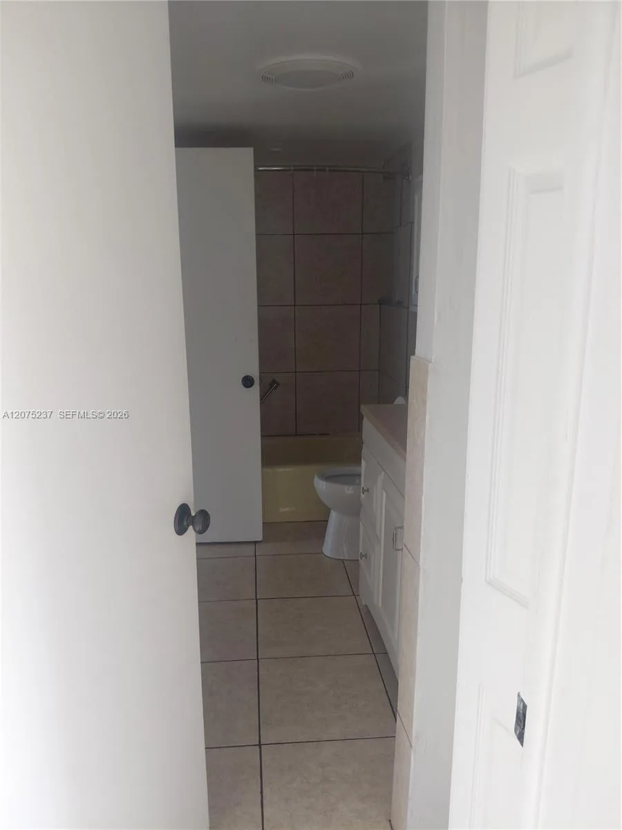 5495 NW 10th Ct # 304, Plantation, FL 33313 photo 4