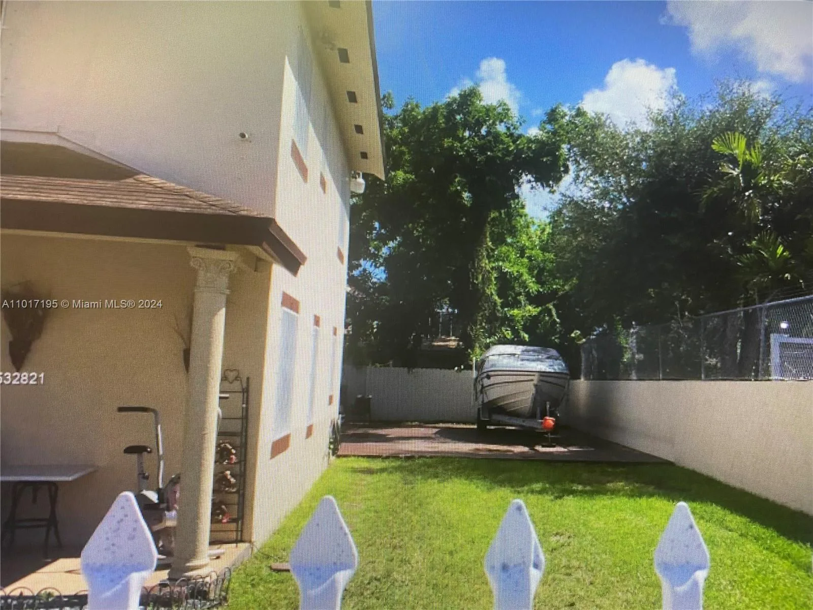 160 NW 27th St, Miami, FL 33127 photo 2