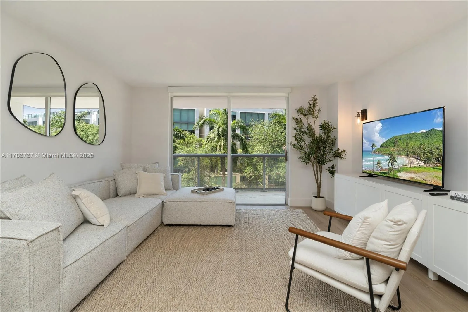 6039 Collins Ave # 429, Miami Beach, FL 33140