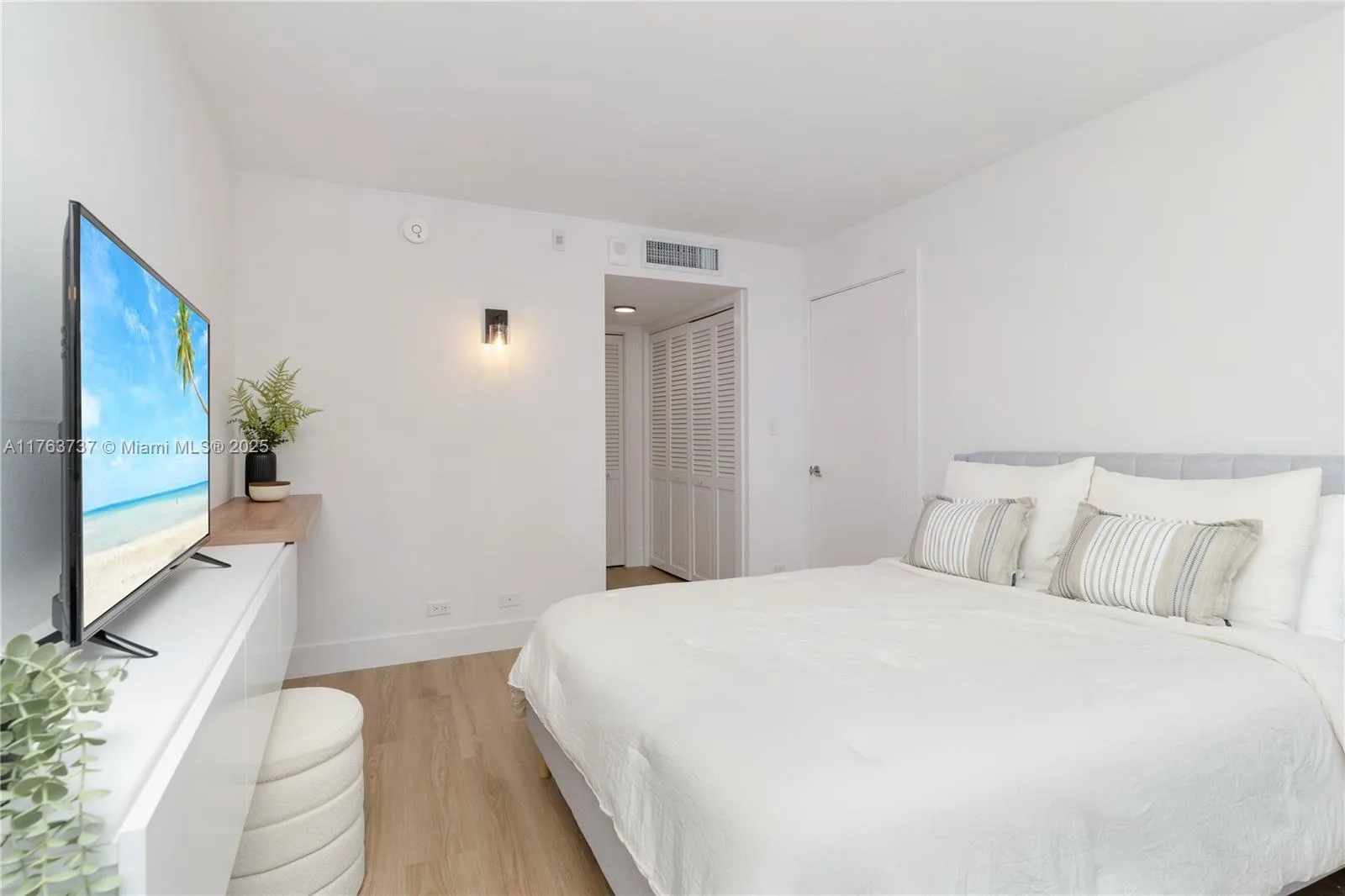 6039 Collins Ave # 429, Miami Beach, FL 33140 photo 13