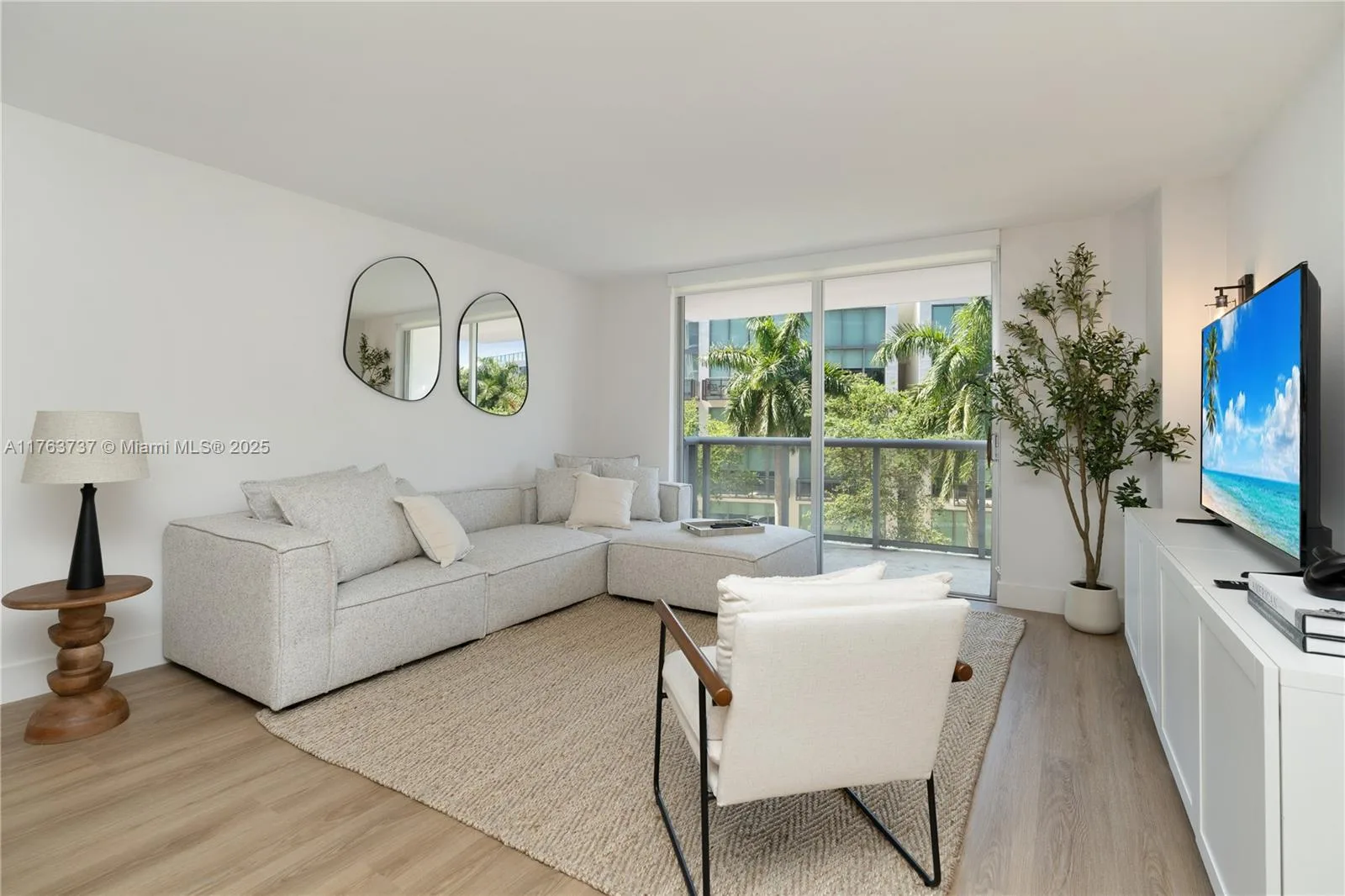 6039 Collins Ave # 429, Miami Beach, FL 33140 photo 2
