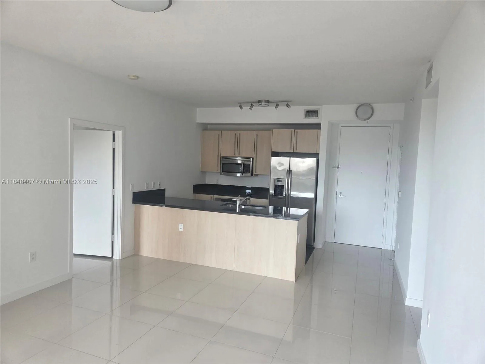 79 SW 12th St # 1004-S, Miami, FL 33130