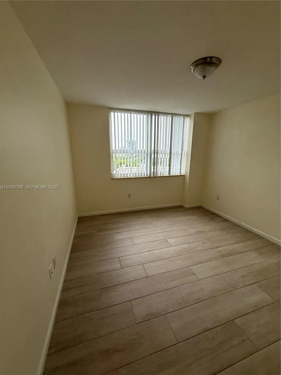 19501 W Country Club Dr # 809, Aventura, FL 33180 photo 5