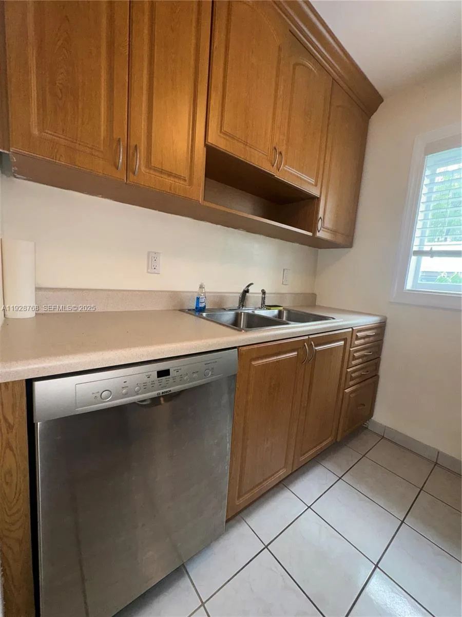401 Collins Ave # 21, Miami Beach, FL 33139 photo 9