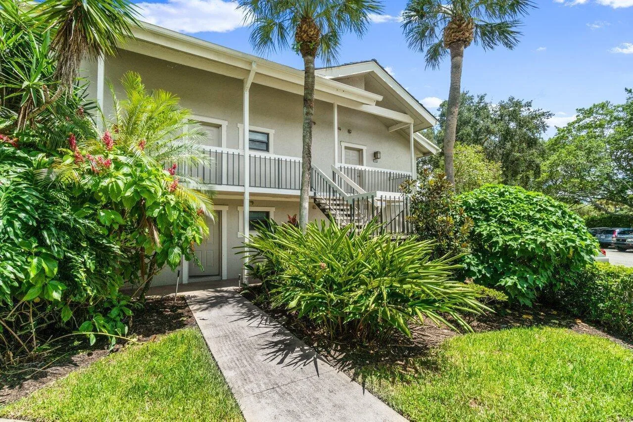 11863 Wimbledon Circle # 406, Wellington, FL 33414