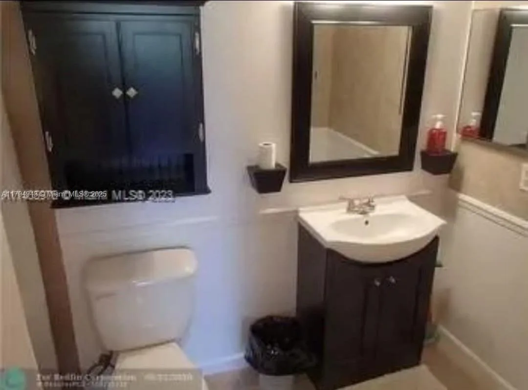 4400 Hillcrest Dr # 215-B, Hollywood, FL 33021 photo 10