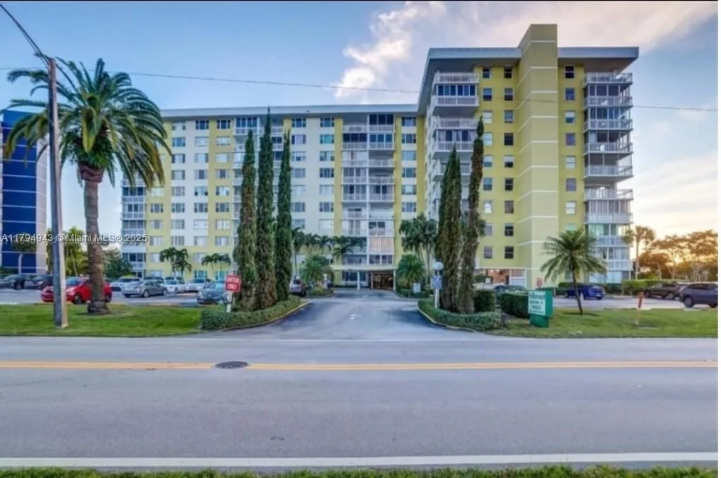 4400 Hillcrest Dr # 215-B, Hollywood, FL 33021 photo 2