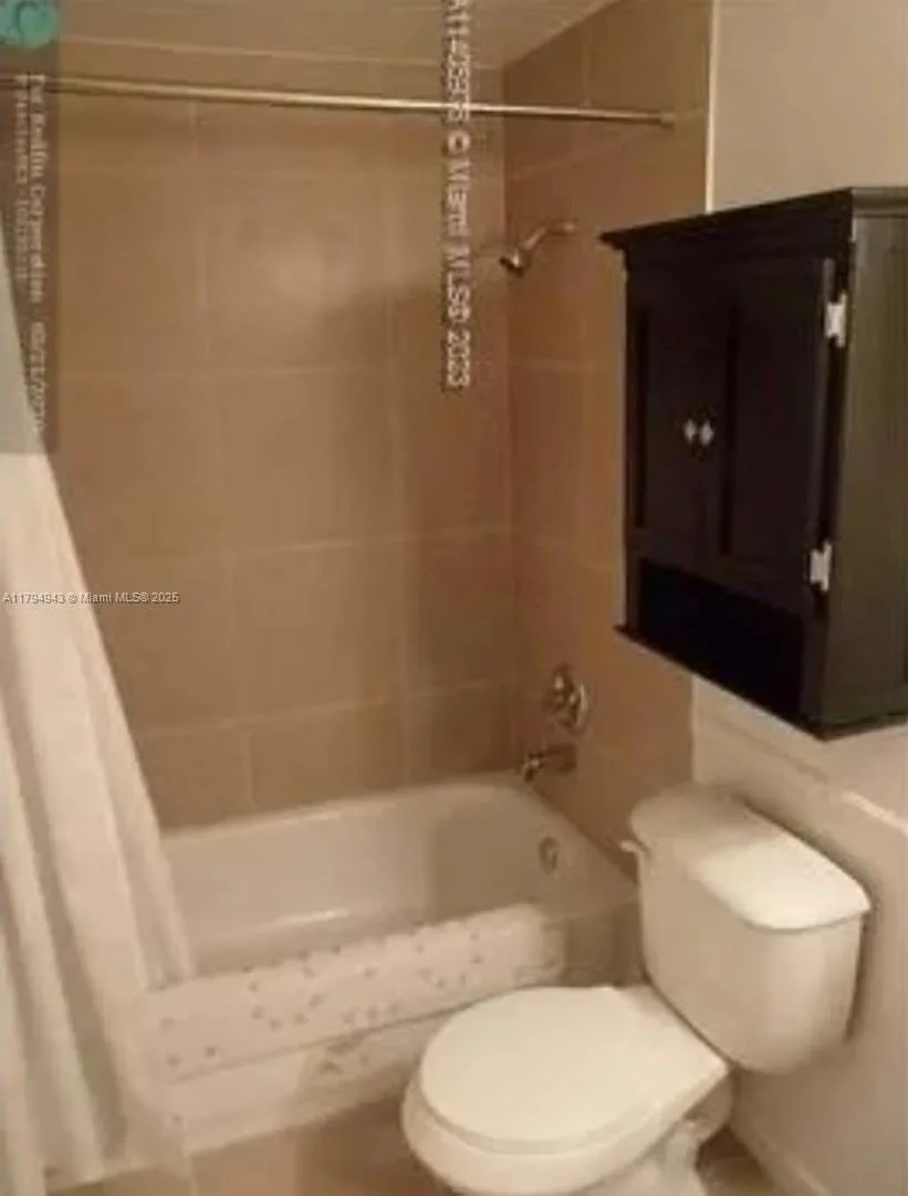 4400 Hillcrest Dr # 215-B, Hollywood, FL 33021 photo 8