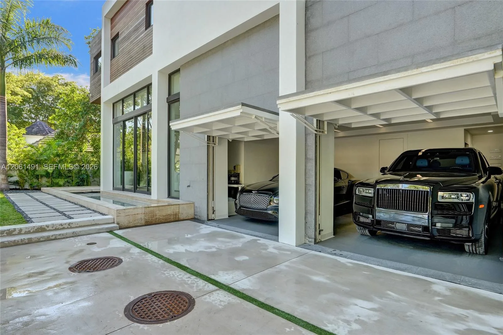 Listing photo 12