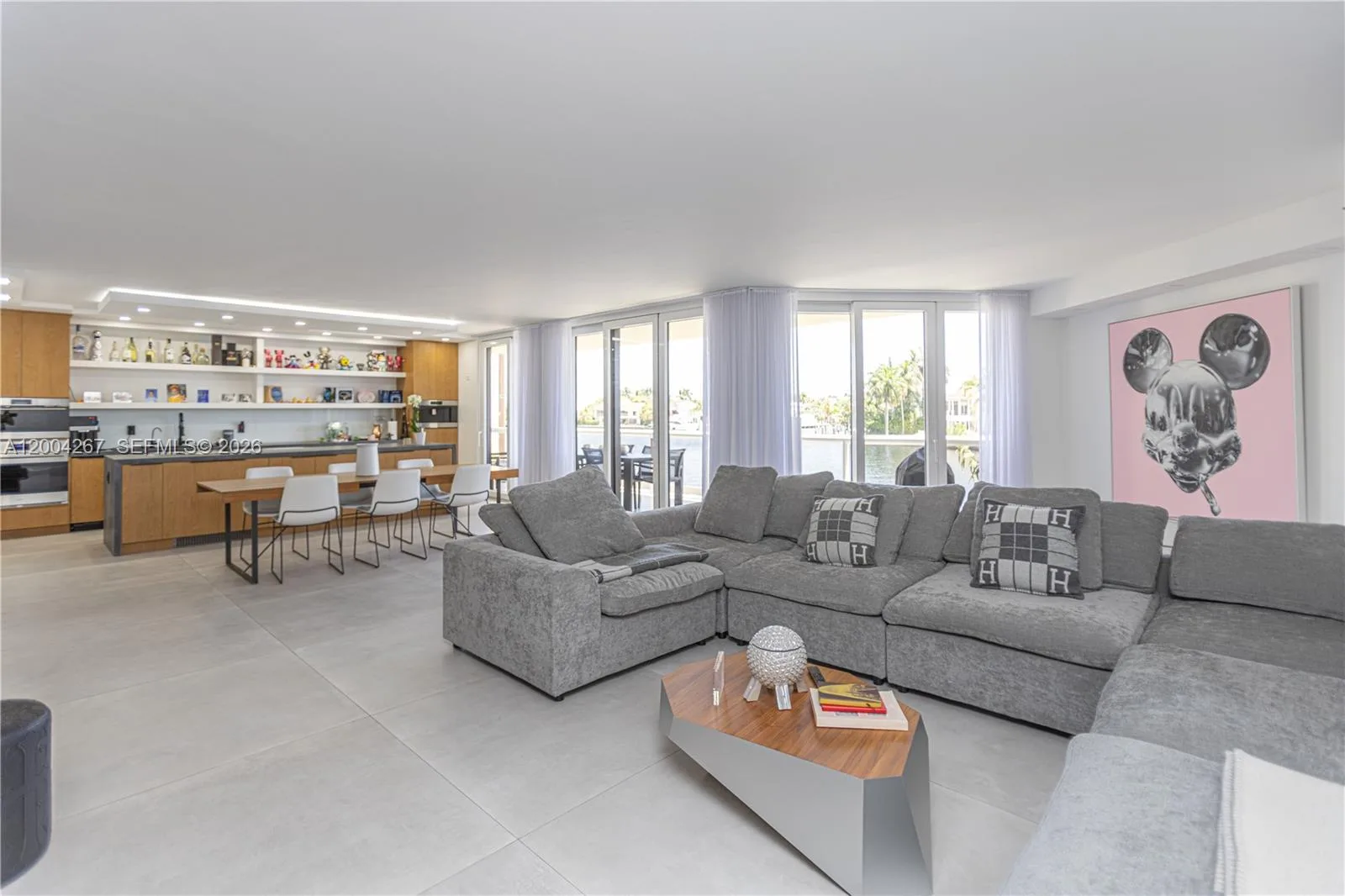 20191 E Country Club Dr # TH9, Aventura, FL 33180