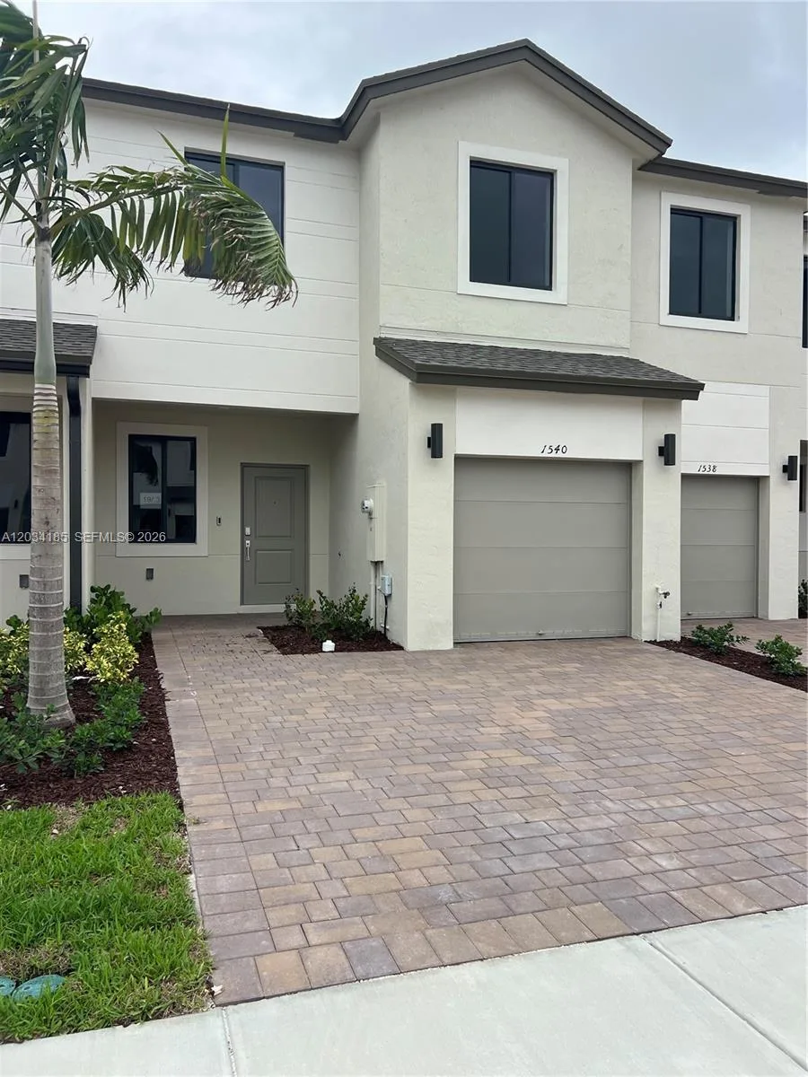 1540 NW 1st St, Florida City, FL 33034