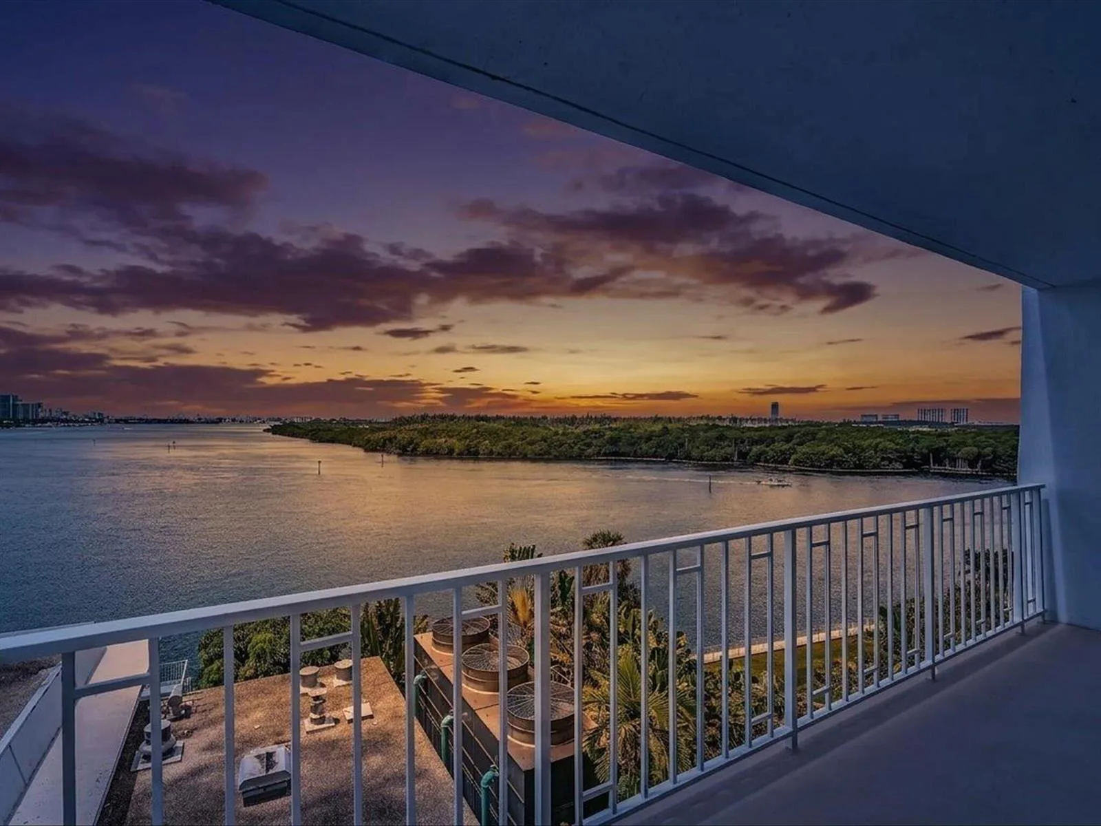 500 Bayview Drive # 632, Sunny Isles Beach, FL 33160