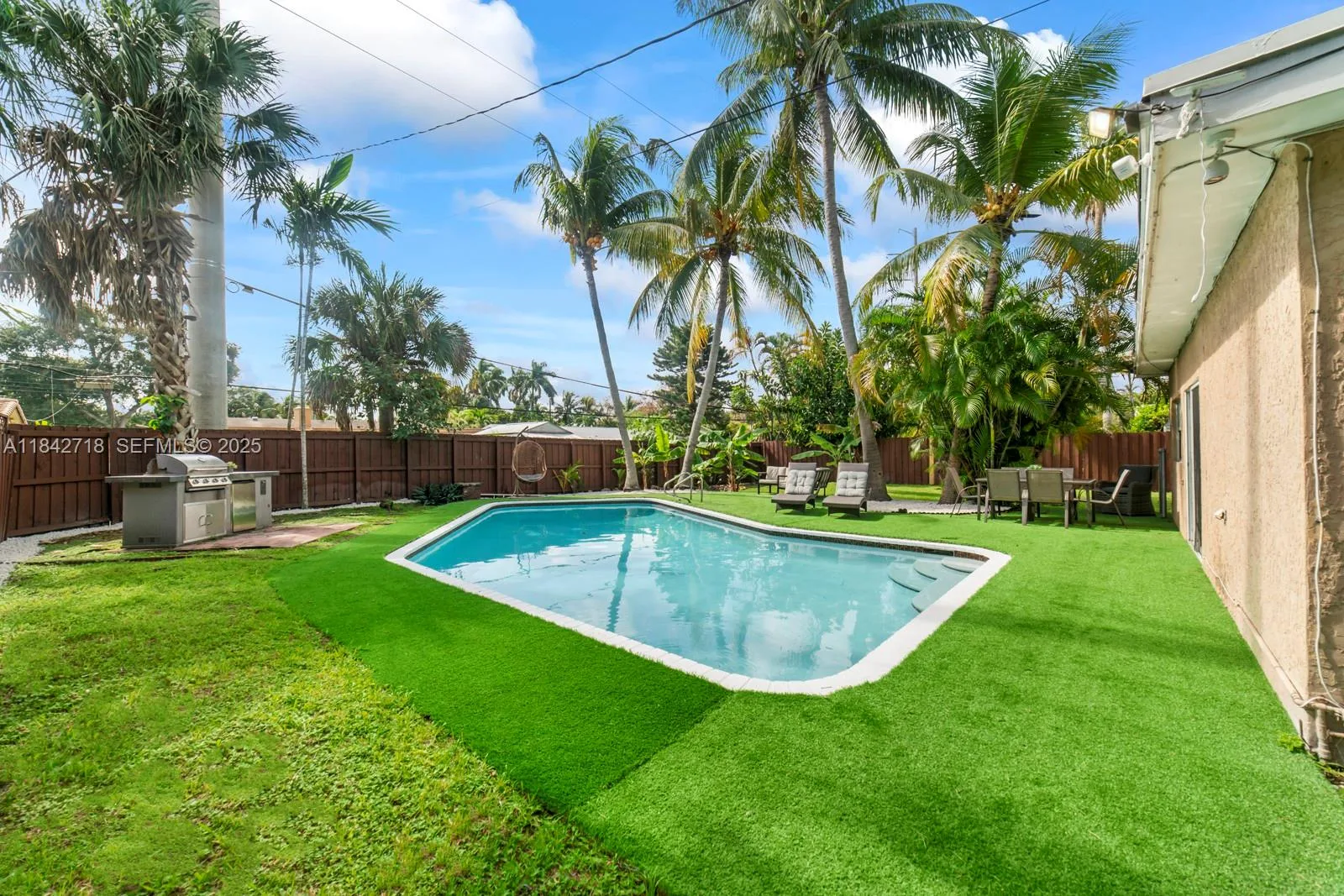2708 Cleveland St, Hollywood, FL 33020 photo 2