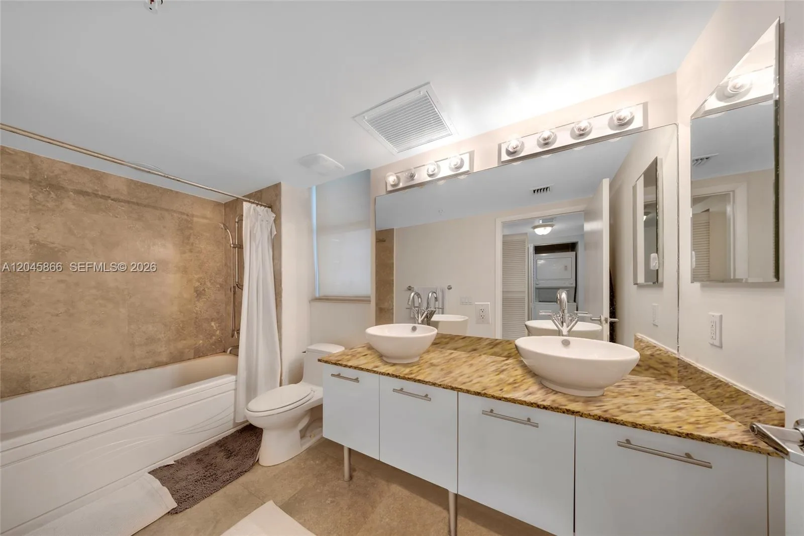 41 SE 5th St # 502, Miami, FL 33131 photo 7