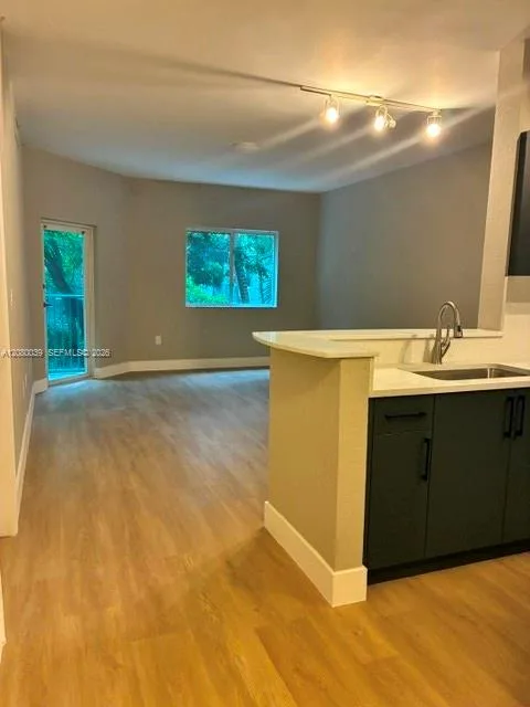6001 SW 70th St # 322, South Miami, FL 33143